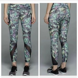 LULULEMON Inspire Crop II All Full-On Luxtreme Iridescent Multi color Sz 8